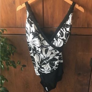 Jantzen Swimsuit - Excellent Condition Size 12